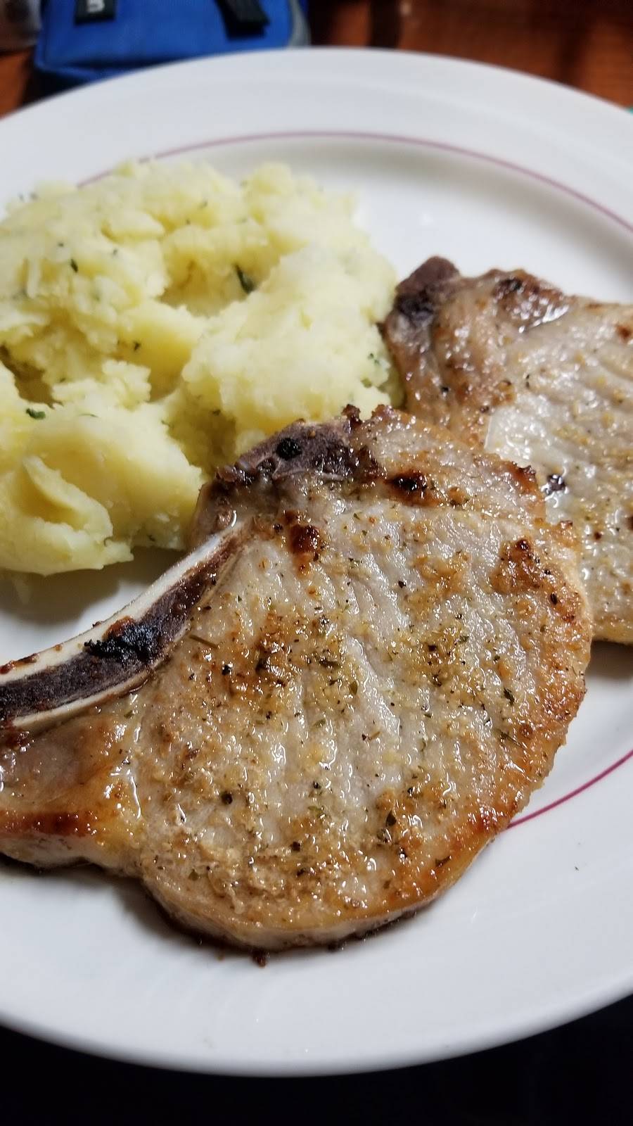 Montys Mosquito Lk Carry Out | restaurant | 1241 Greenville Rd NE, Cortland, OH 44410, USA | 3306385598 OR +1 330-638-5598