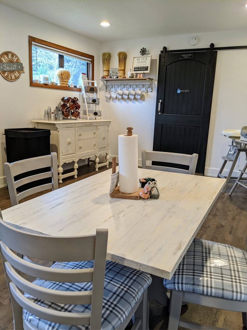 Evelyn Joes Farmhouse Cafe | restaurant | 11247 Grove St SE, Mehama, OR 97384, USA | 5038592527 OR +1 503-859-2527