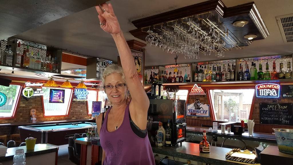 Reds Bar & Grill | restaurant | 7025 SE Foster Rd, Portland, OR 97206, USA | 5037887864 OR +1 503-788-7864