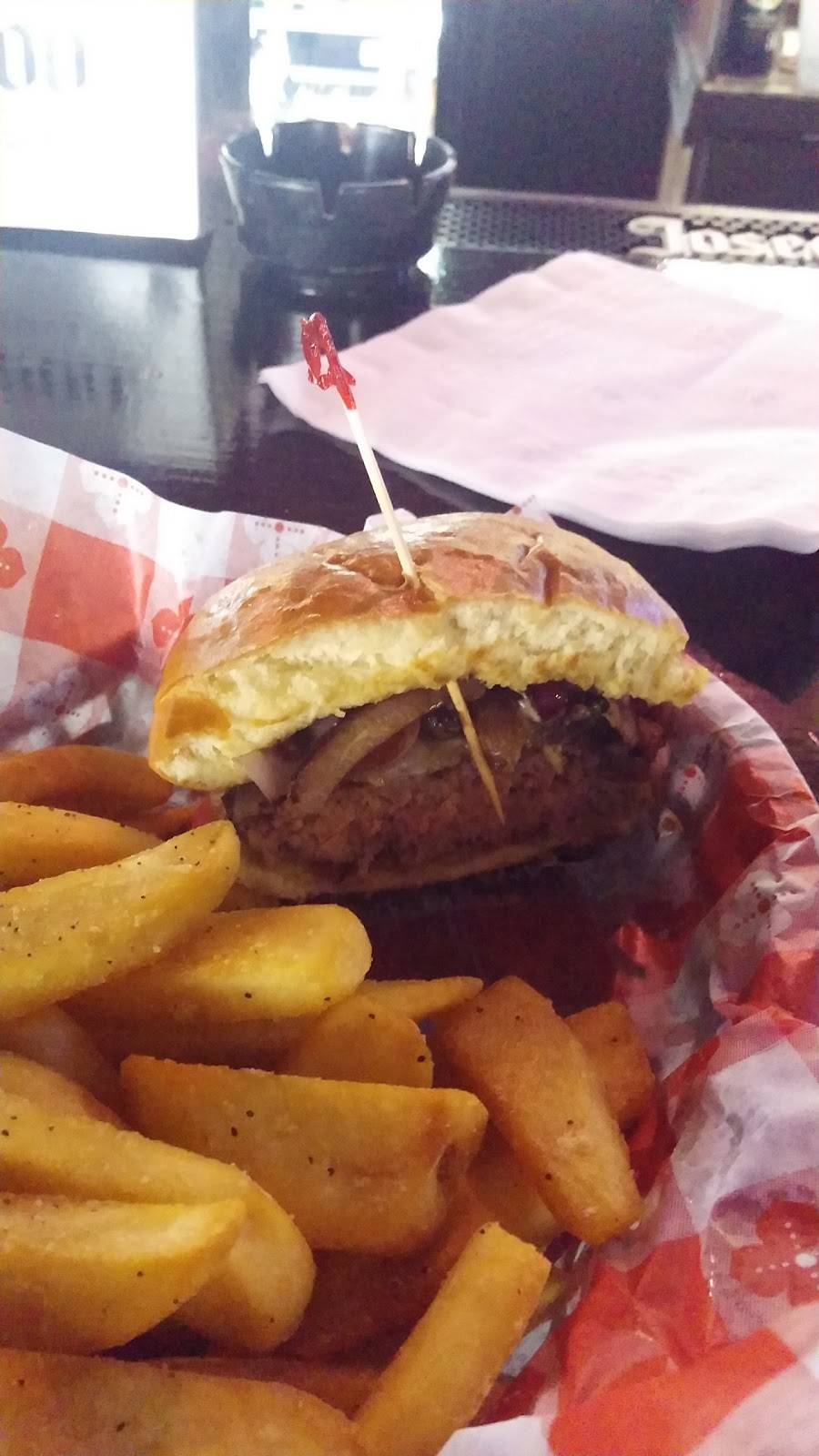 Eagles Point Bar & Grill | restaurant | 1029 N Saginaw Blvd, Saginaw, TX 76179, USA | 8173499387 OR +1 817-349-9387