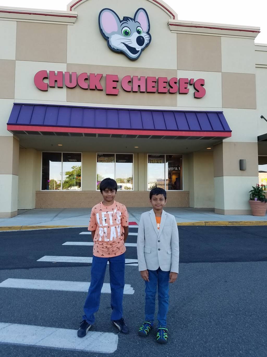 Chuck E. Cheeses | restaurant | 701 NJ-440 #383, Jersey City, NJ 07304, USA | 2014342500 OR +1 201-434-2500