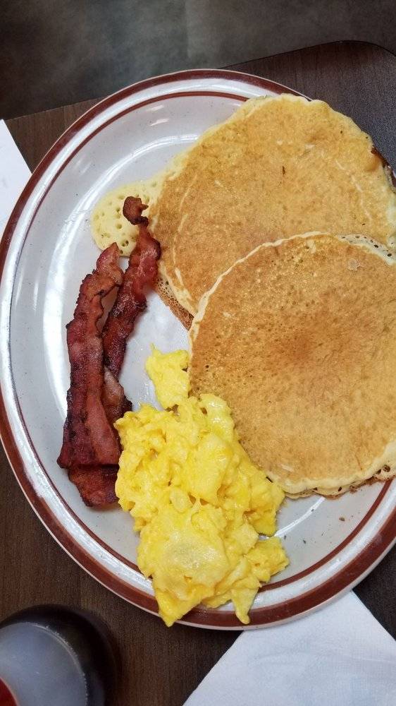 Golden Biscuit | restaurant | 91430143010181, Owasso, OK 74055, USA | 9185162600 OR +1 918-516-2600