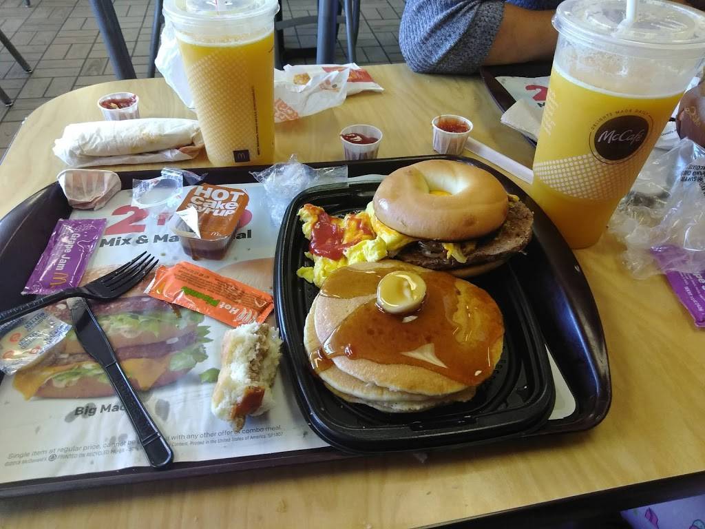 McDonalds | cafe | 31667 US-12, Volo, IL 60073, USA | 8157590644 OR +1 815-759-0644