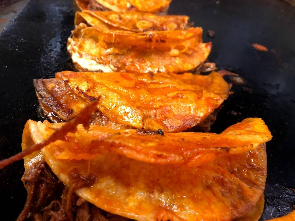 Tacos Y Más | restaurant | 10203 Hole Ave, Riverside, CA 92503, USA | 9516871344 OR +1 951-687-1344