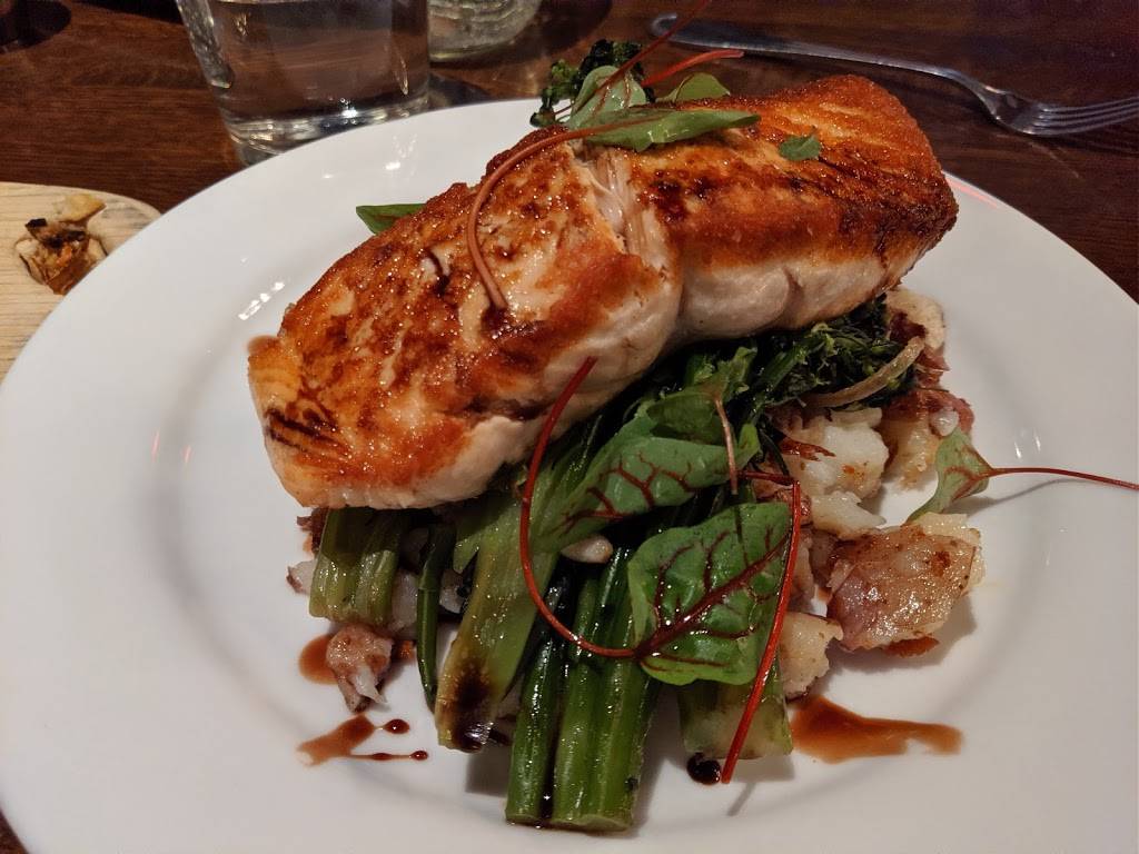 Temple Bar American Bistro | restaurant | 1688 Massachusetts Ave, Cambridge, MA 02138, USA | 6175475055 OR +1 617-547-5055