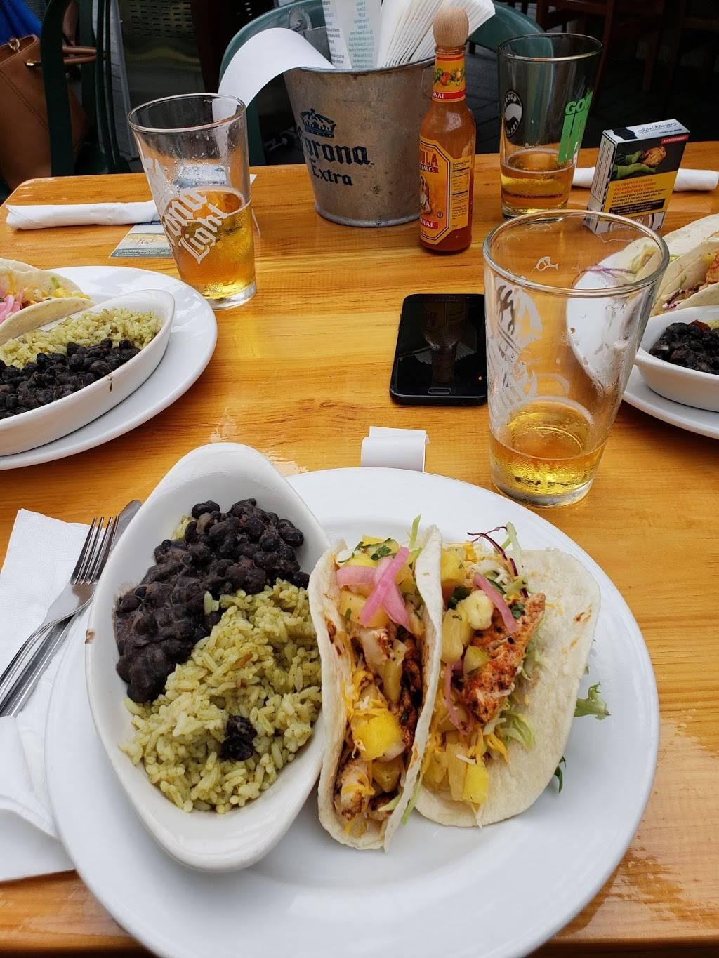 Hooks Chill & Grille | restaurant | 696 Main St, Ogunquit, ME 03907, USA | 2072164813 OR +1 207-216-4813