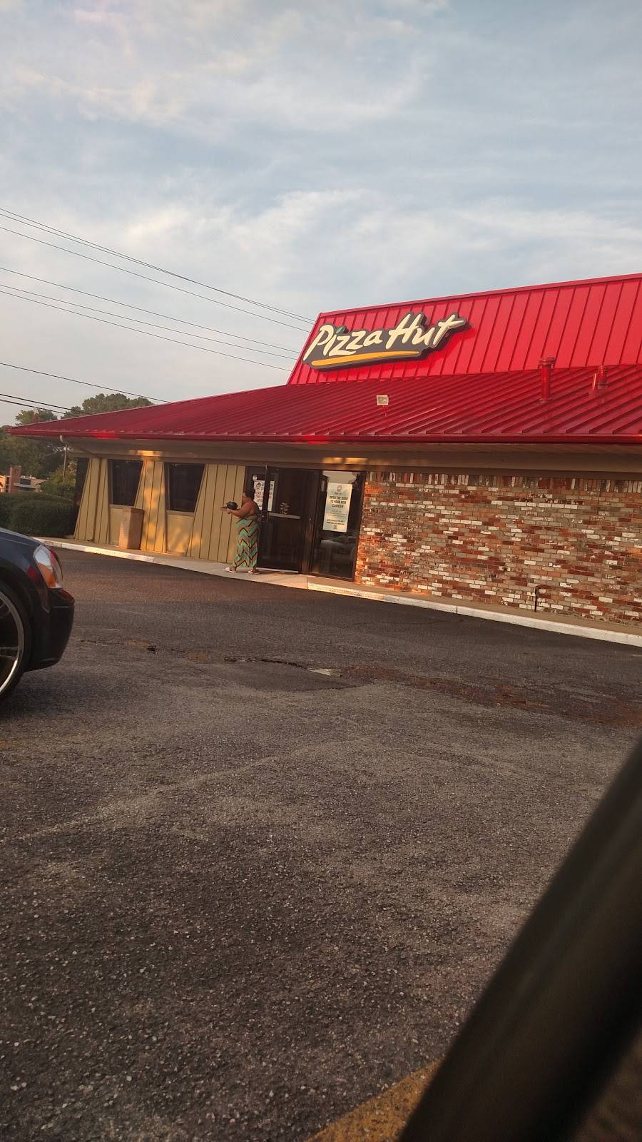 Pizza Hut | meal takeaway | 6633 Indian River Rd, Virginia Beach, VA 23464, USA | 7579389999 OR +1 757-938-9999