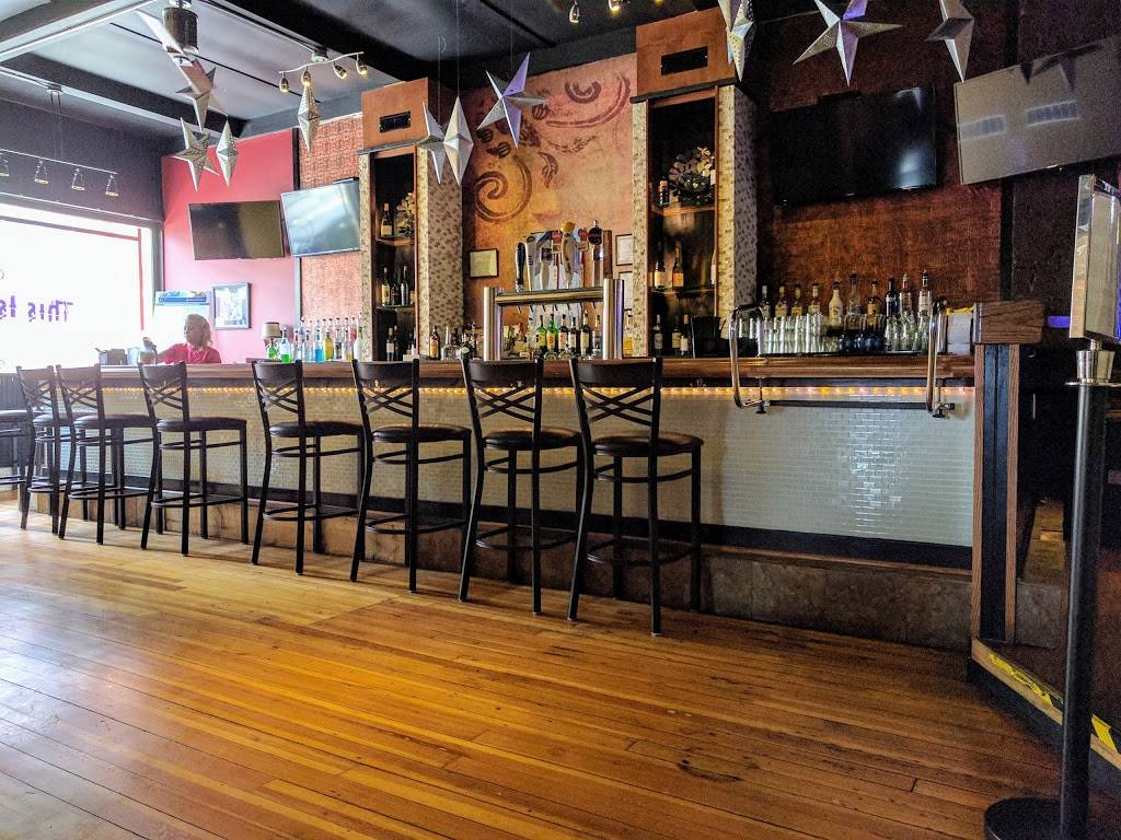 This Is It Eatery | restaurant | 16 N Chicago Ave, Freeport, IL 61032, USA | 8156165449 OR +1 815-616-5449