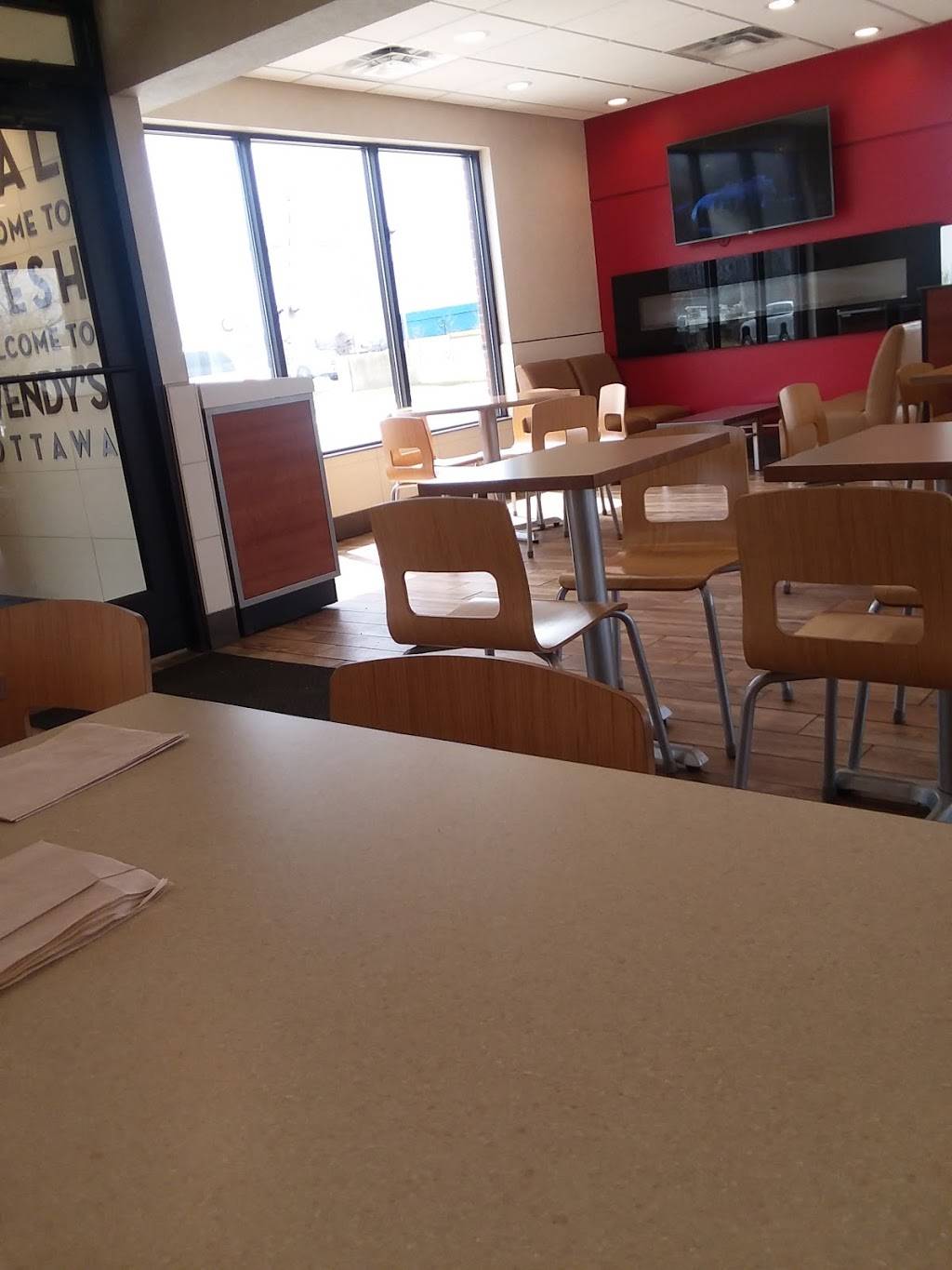 Wendys | restaurant | 1440 N Columbus, Ottawa, IL 61350, USA | 8154330334 OR +1 815-433-0334