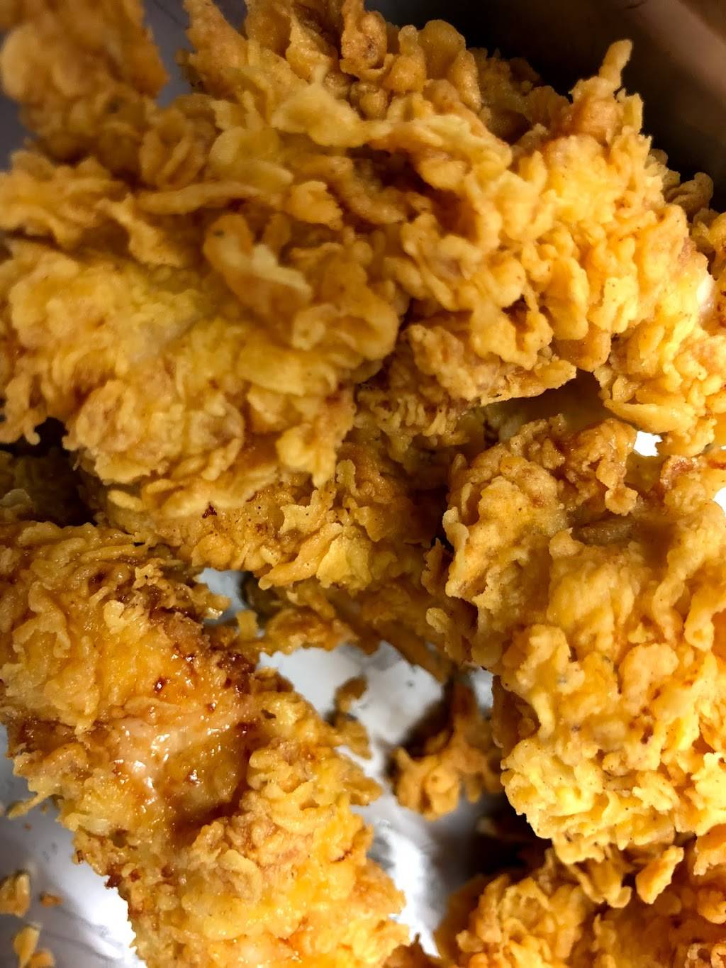 Country Fried Chicken | meal takeaway | 2086-A Lawrence Ave E, Scarborough, ON M1R 2Z5, Canada | 4166151111 OR +1 416-615-1111