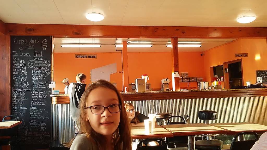 Christophers Corner | restaurant | 326 S 1st St, Pacific, MO 63069, USA | 6362577700 OR +1 636-257-7700