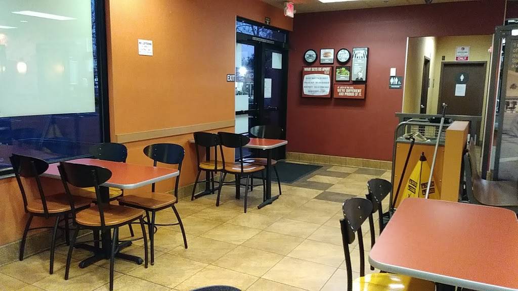 Jack in the Box | restaurant | 35 Admiral Callaghan Ln, Vallejo, CA 94591, USA | 7075573473 OR +1 707-557-3473