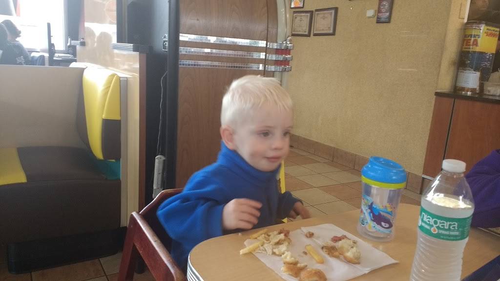 Long John Silvers / A&W | restaurant | 1919 Vestal Pkwy E, Vestal, NY 13850, USA | 6077863500 OR +1 607-786-3500