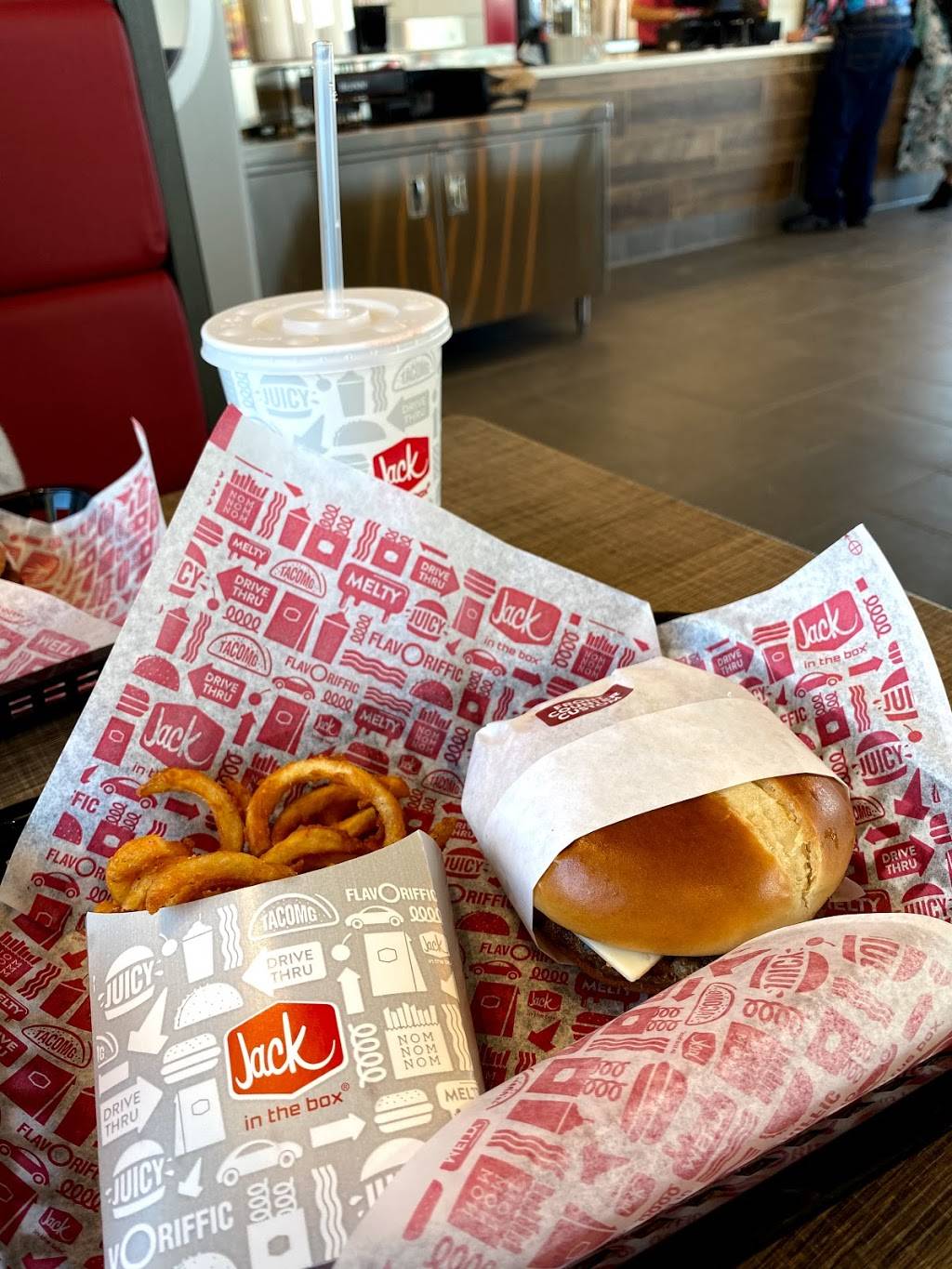 Jack in the Box | restaurant | 5757 N Jim Miller Rd, Dallas, TX 75228, USA | 2149573704 OR +1 214-957-3704
