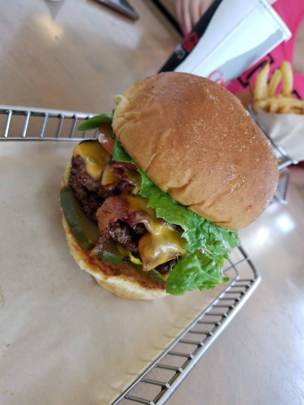 Boardwalk Fresh Burgers and Fries | restaurant | 21020 Beach Blvd, Huntington Beach, CA 92648, USA | 7145368000 OR +1 714-536-8000