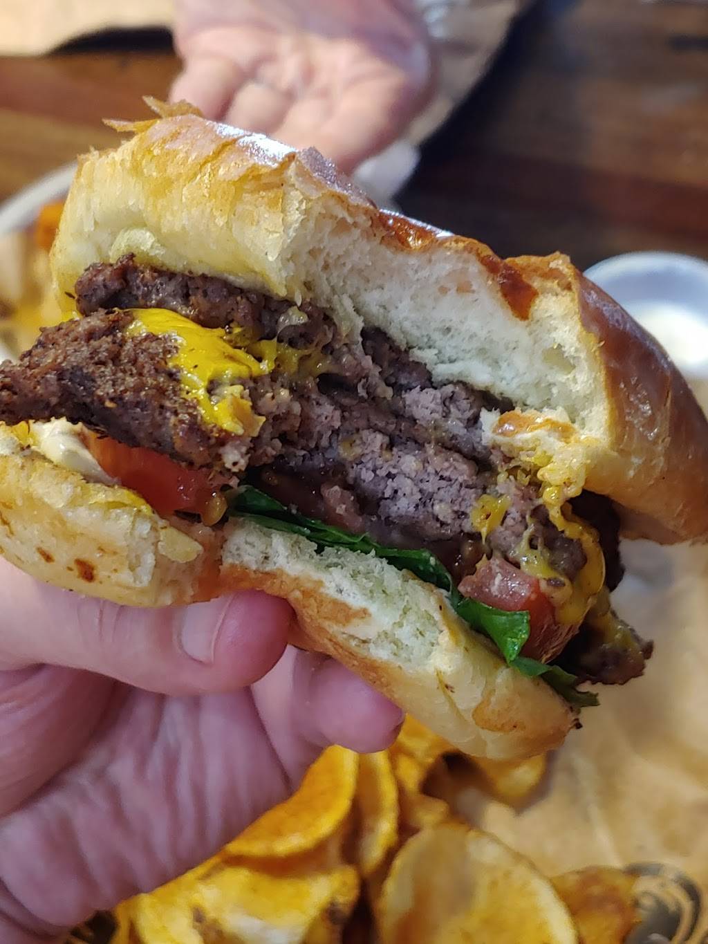 East Coast Wings + Grill | restaurant | 19399 Forest Rd Suite 5 Suite 5, Lynchburg, VA 24502, USA | 4346166297 OR +1 434-616-6297