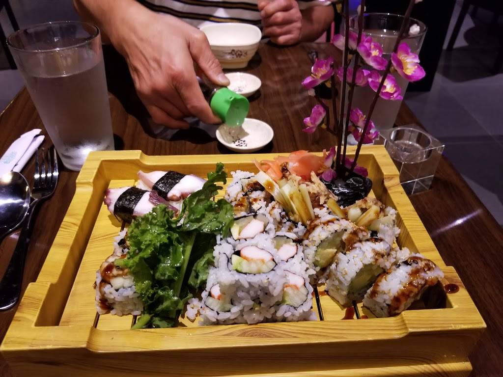 Zou Japanese Steakhouse | restaurant | 756 Glen St, Queensbury, NY 12804, USA | 5187988800 OR +1 518-798-8800