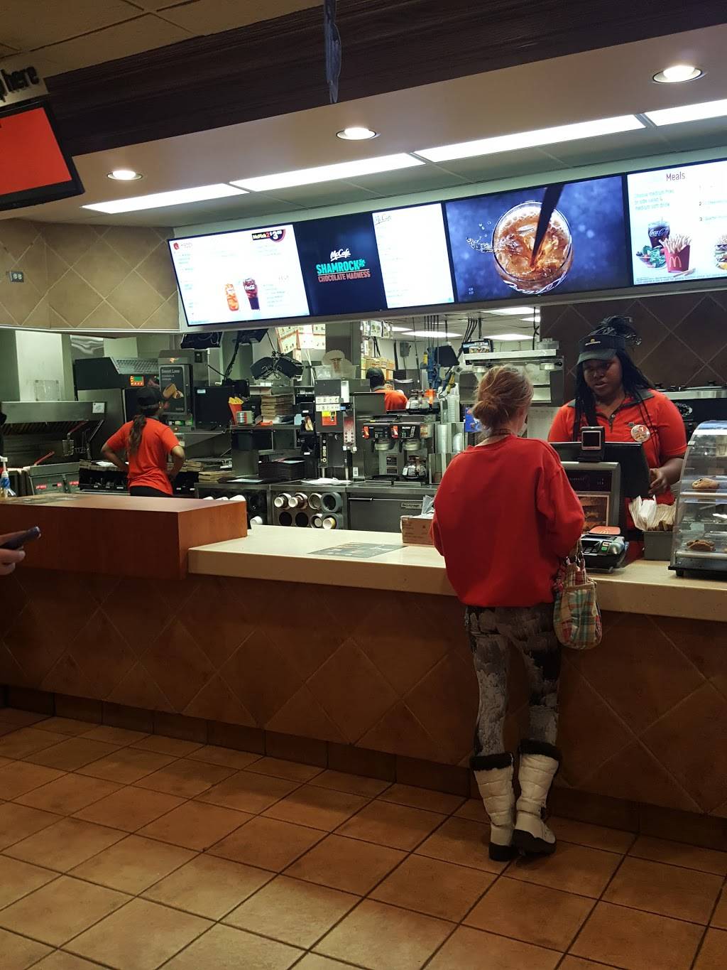 McDonalds | cafe | 805 W Lincoln Hwy, DeKalb, IL 60115, USA | 8157565202 OR +1 815-756-5202