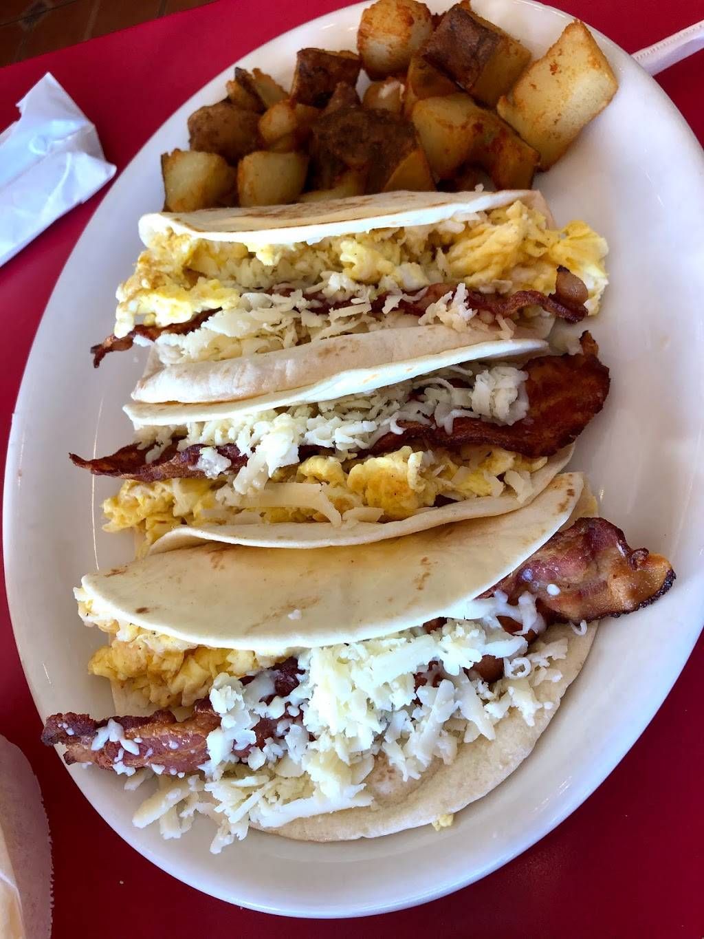 Chekos Mexican Restaurant & Bar | restaurant | 1304 W Koenig Ln, Austin, TX 78756, USA | 5124078480 OR +1 512-407-8480