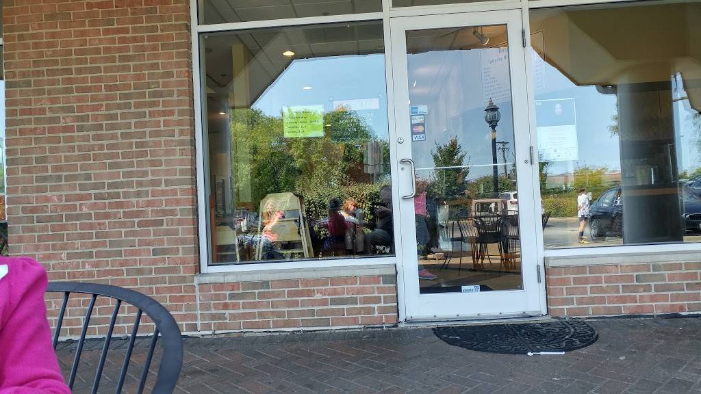 U Dawg U | restaurant | 300 N Happ Rd, Northfield, IL 60093, USA | 8474416200 OR +1 847-441-6200