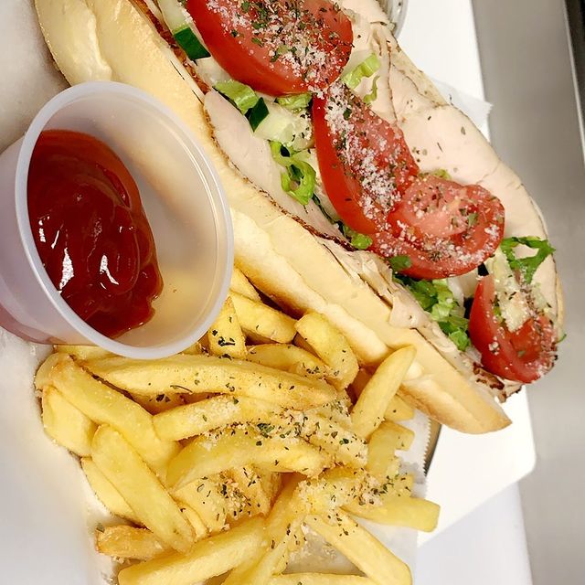 Tronis pizza | meal delivery | 3025 S Federal Hwy, Delray Beach, FL 33483, USA | 5614554461 OR +1 561-455-4461