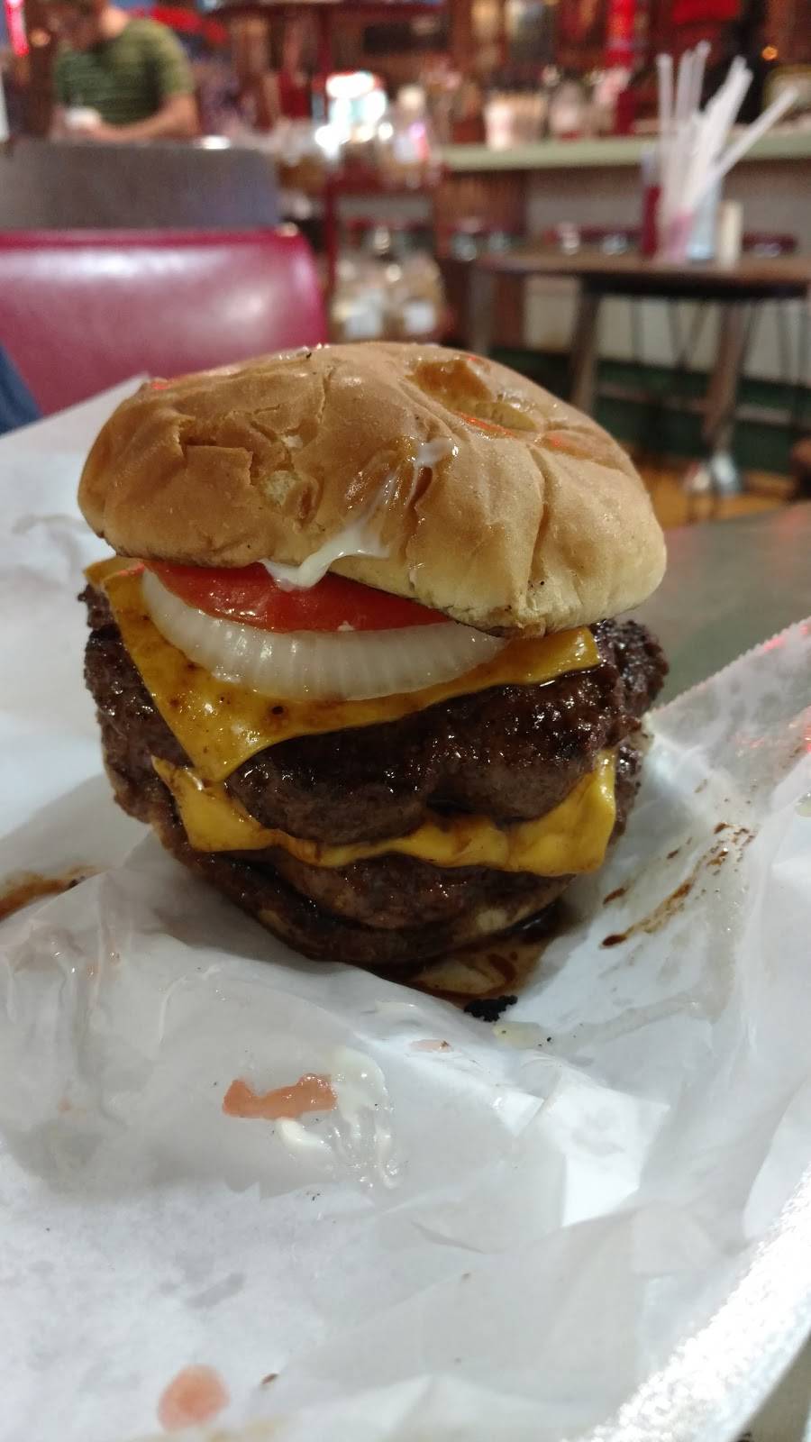 Soda Pop Junction | restaurant | 141 Mill St, Lynnville, TN 38472, USA | 9315270007 OR +1 931-527-0007