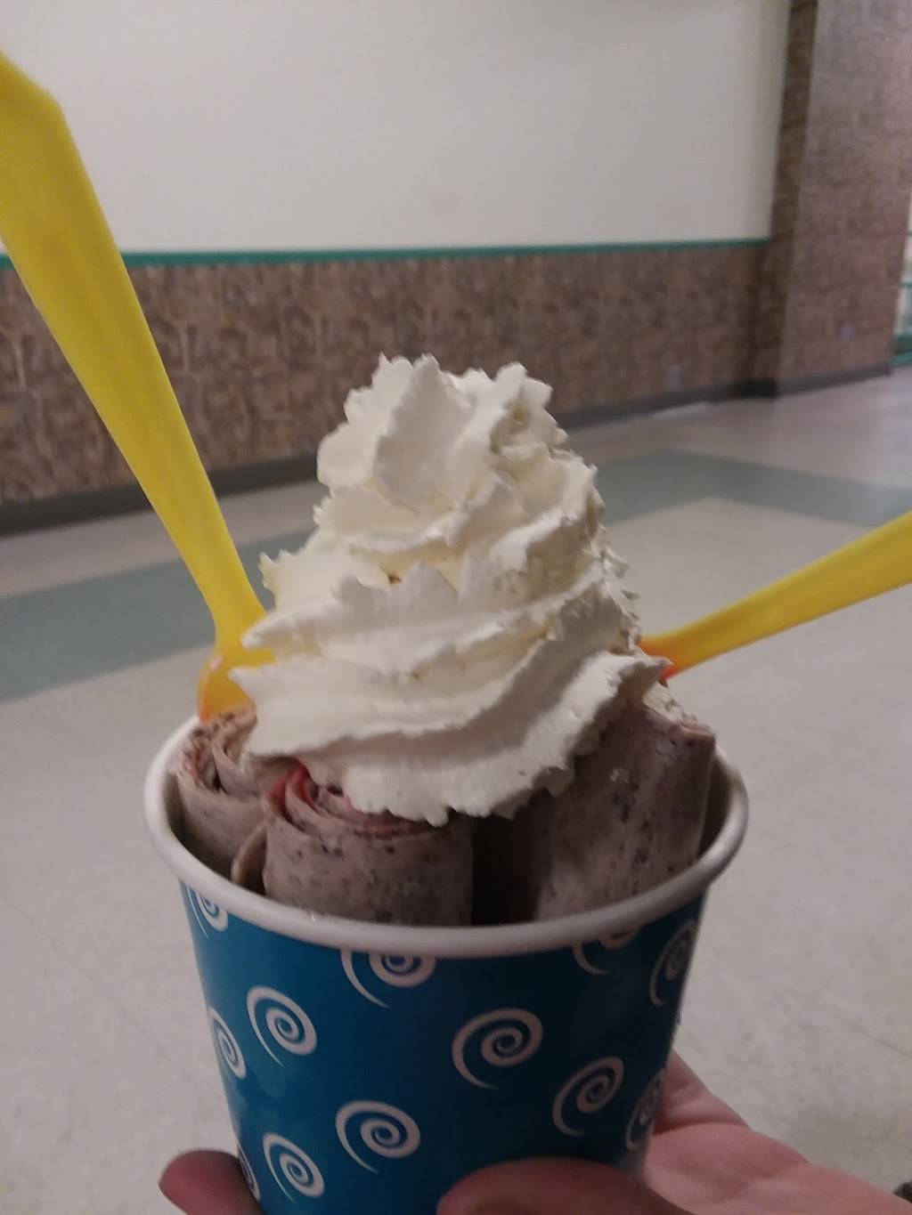 Klix Rolled Ice Cream Pizza Arcade | restaurant | 228 Interstate Dr #124, Crossville, TN 38555, USA | 9317877432 OR +1 931-787-7432