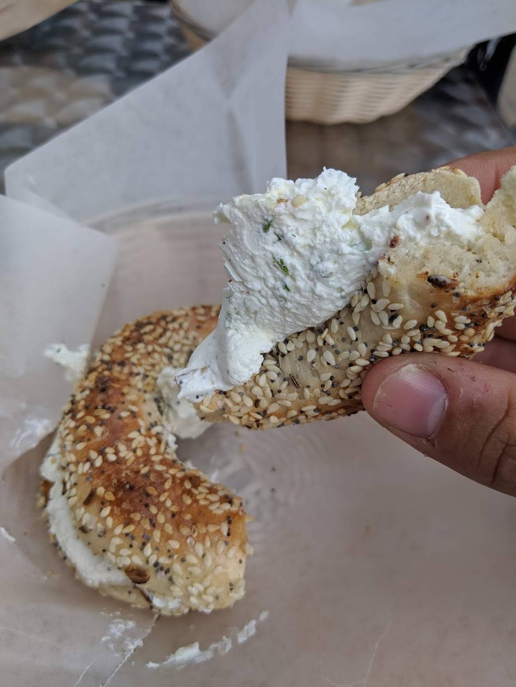 Bagel House | restaurant | 235 Lakeshore Rd E, Mississauga, ON L5G 1G8, Canada | 9058919696 OR +1 905-891-9696