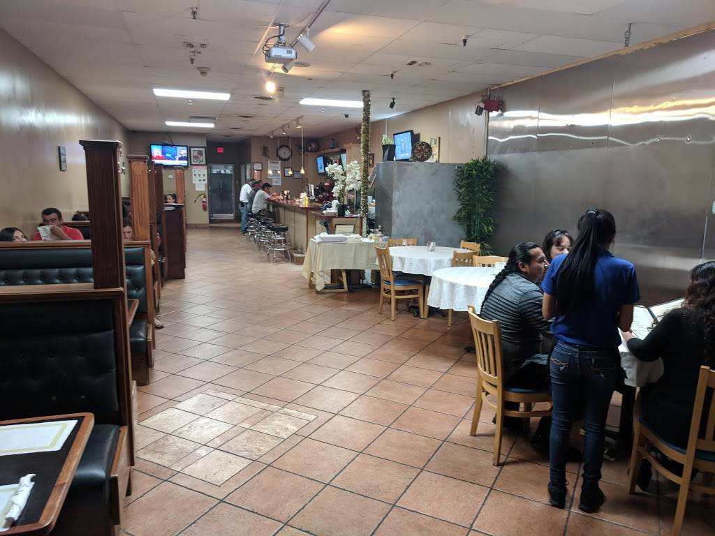 Arcos Bar & Grill Portugues Giver | restaurant | 391 Horseblock Road, Farmingville, NY 11738, USA | 6314969333 OR +1 631-496-9333