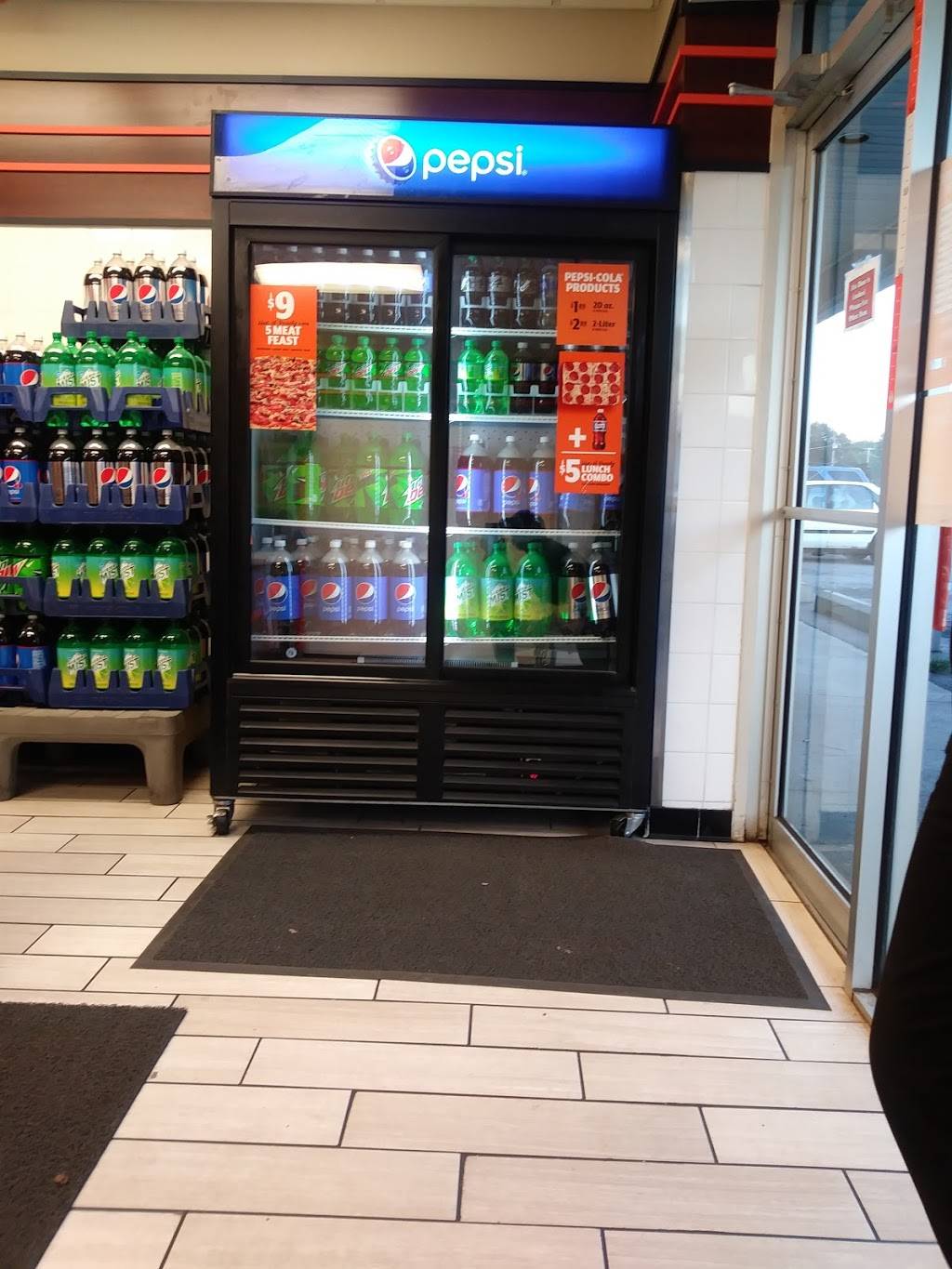 Little Caesars Pizza | meal takeaway | 25320 Van Born Rd, Dearborn Heights, MI 48125, USA | 3132920400 OR +1 313-292-0400