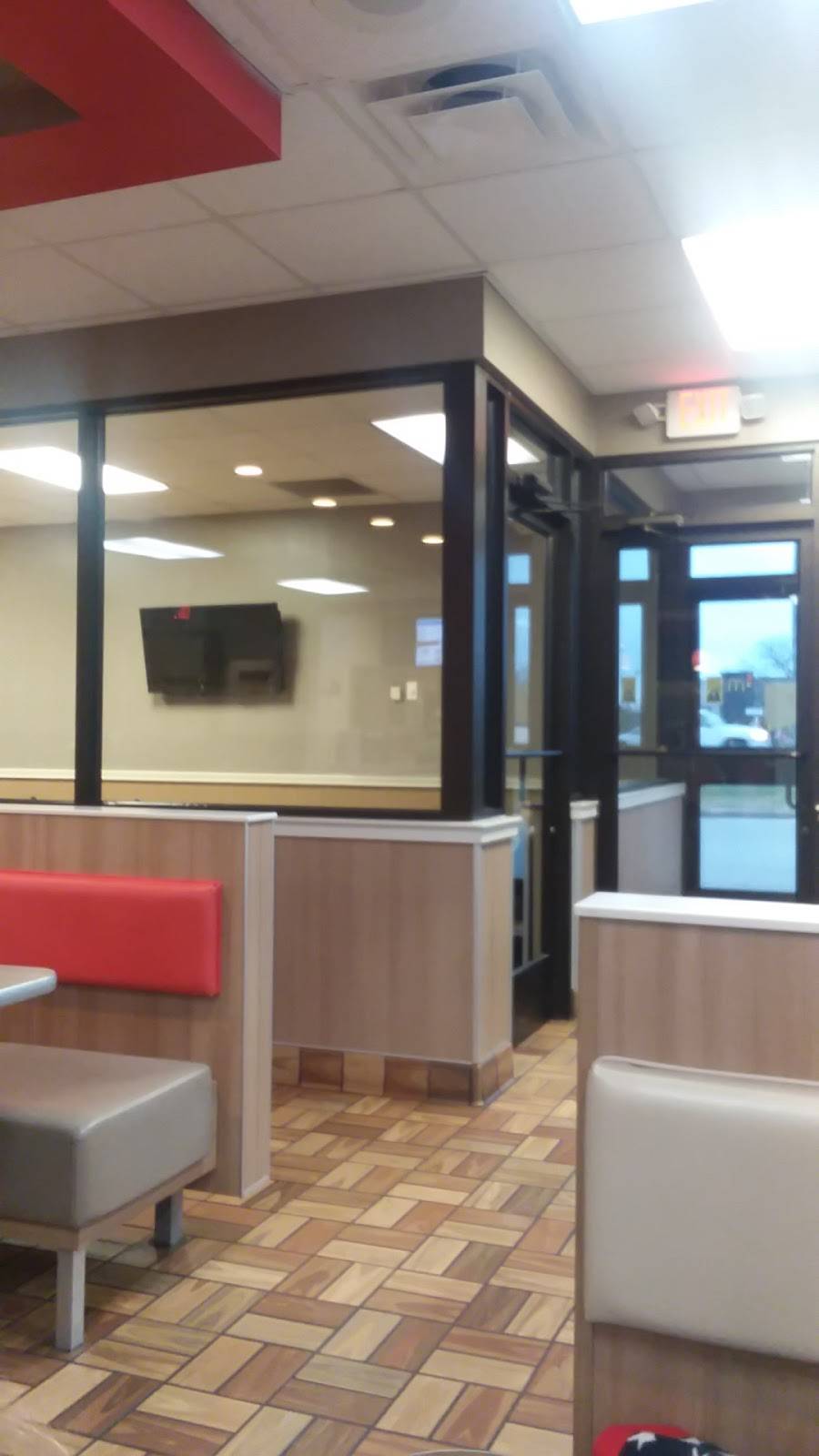 Burger King | restaurant | 818 W Wolfe St, Sullivan, IN 47882, USA | 8122684977 OR +1 812-268-4977