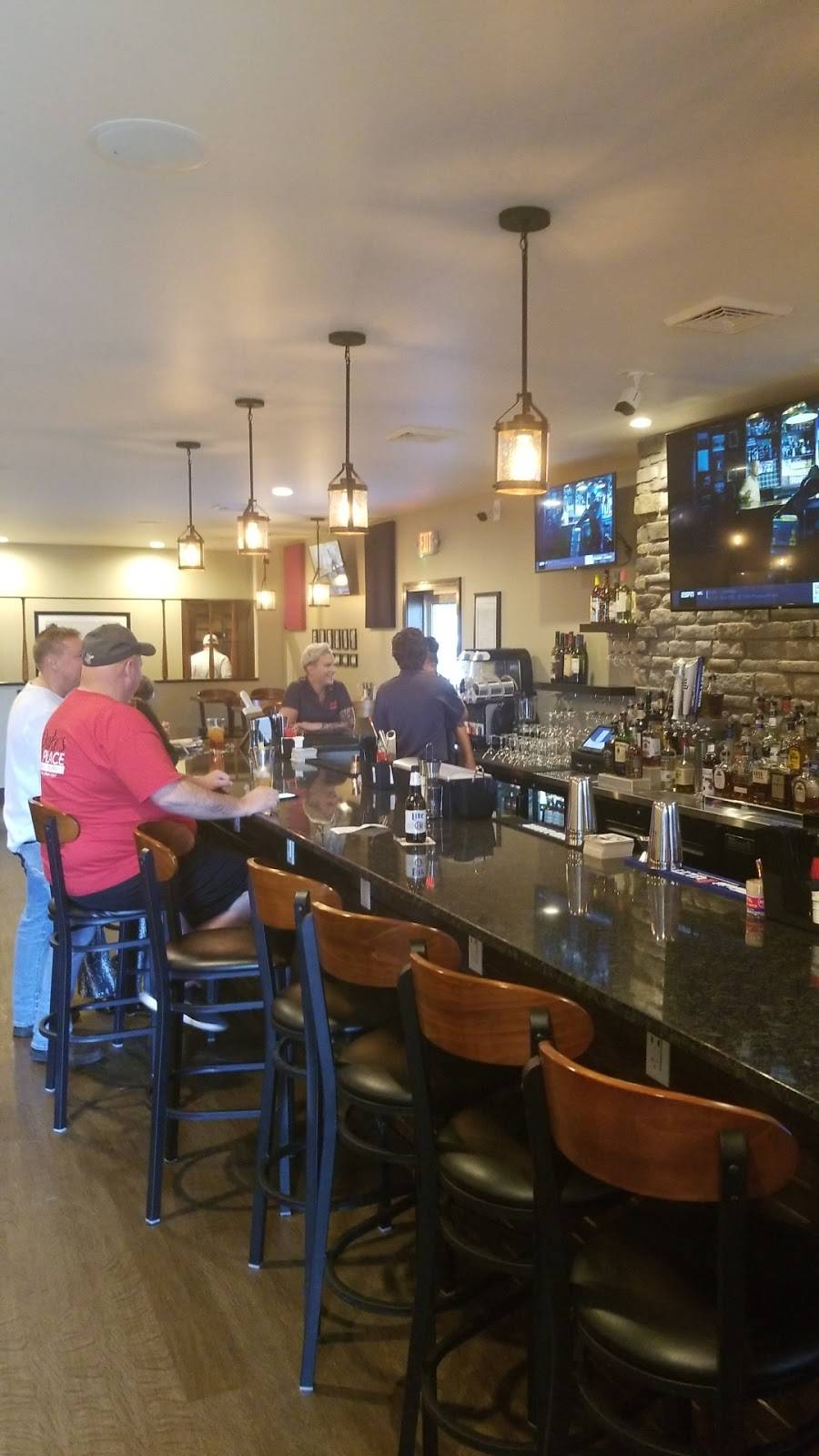 Rakes Place | restaurant | 2207 Linden Ave, Zanesville, OH 43701, USA | 7408688314 OR +1 740-868-8314