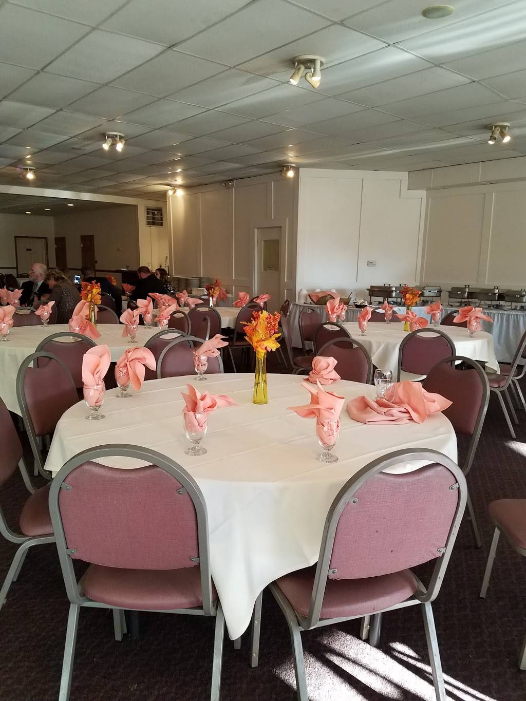 Gallos Italian Villa | restaurant | 2420 Wilmington Rd, New Castle, PA 16105, USA | 7246569280 OR +1 724-656-9280