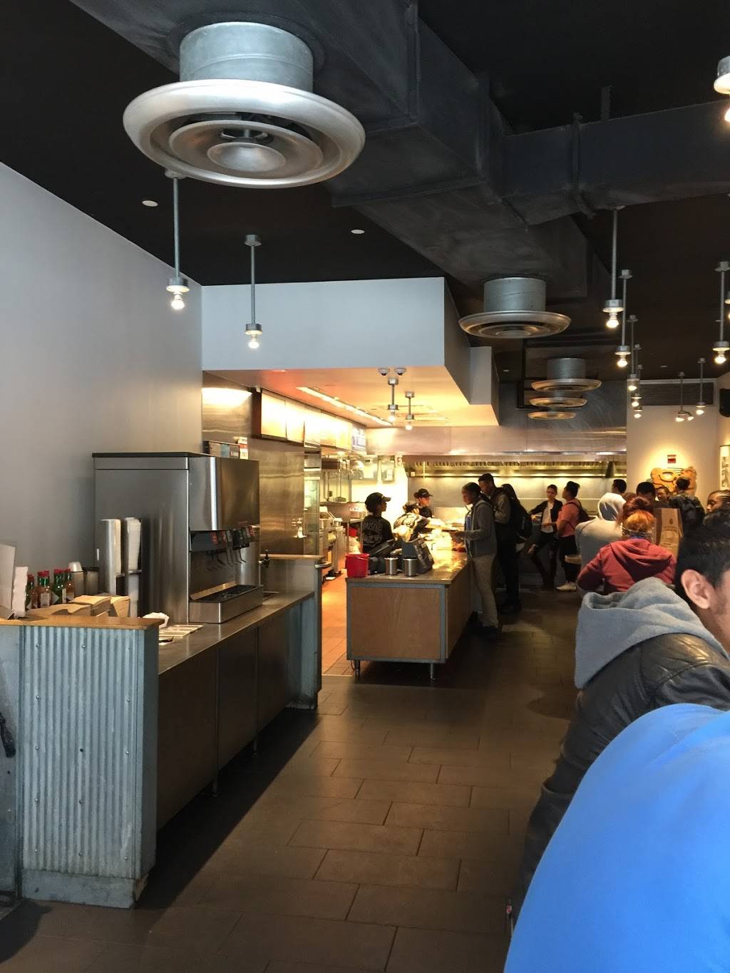 Chipotle Mexican Grill | restaurant | 149 8th Ave, New York, NY 10011, USA | 2126204015 OR +1 212-620-4015