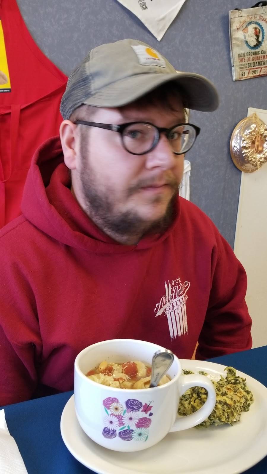 Apron Strings Diner | restaurant | 647 X St, Bedford, IN 47421, USA | 8126757154 OR +1 812-675-7154