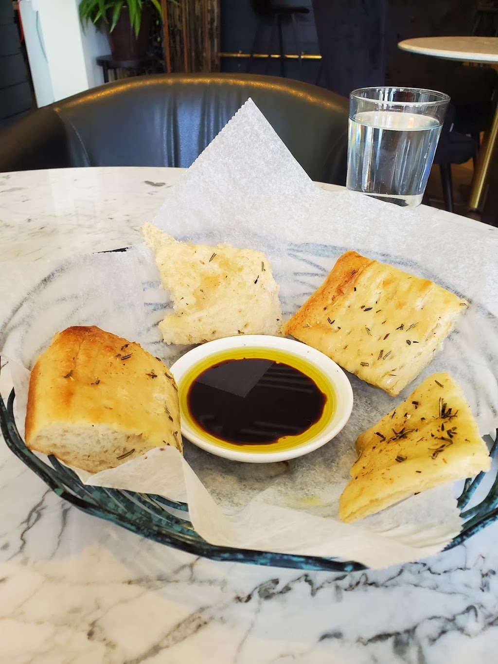 Che Bello | restaurant | 106 W 6th St, Bloomington, IN 47404, USA | 8123230303 OR +1 812-323-0303