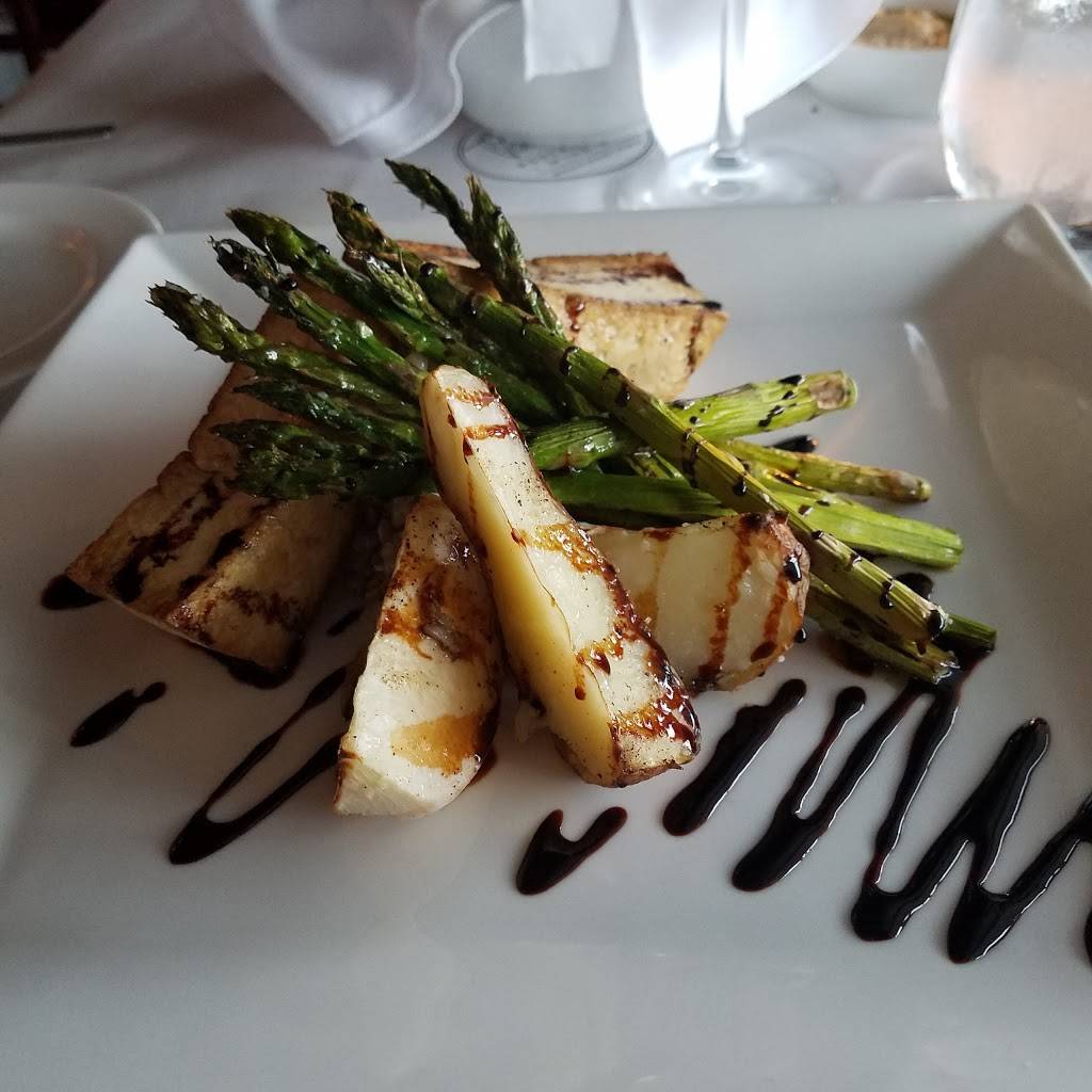 The Pointe Restaurant | restaurant | 82 Bradford St, Provincetown, MA 02657, USA | 5084872365 OR +1 508-487-2365