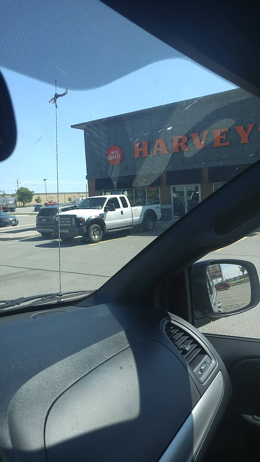 Harveys | restaurant | 315 Arthur St S, Elmira, ON N3B 3L5, Canada | 5196694640 OR +1 519-669-4640