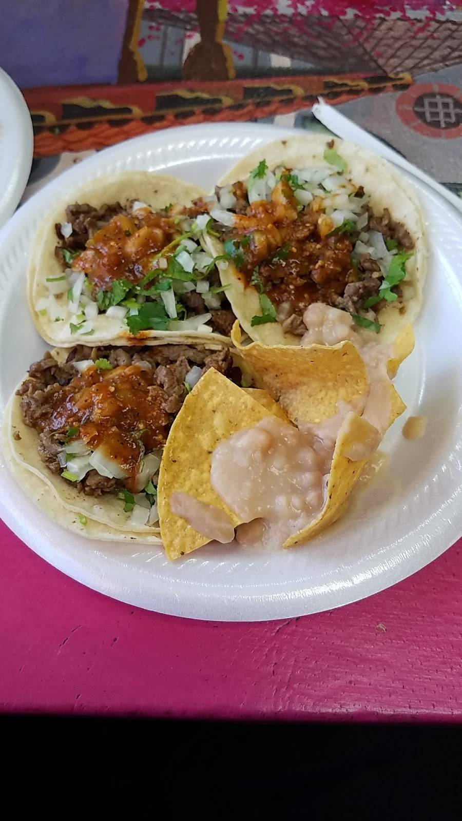 Tacos Mi Rincón Tapatio | restaurant | 13189 Gladstone Ave, Sylmar, CA 91342, USA | 8183673269 OR +1 818-367-3269