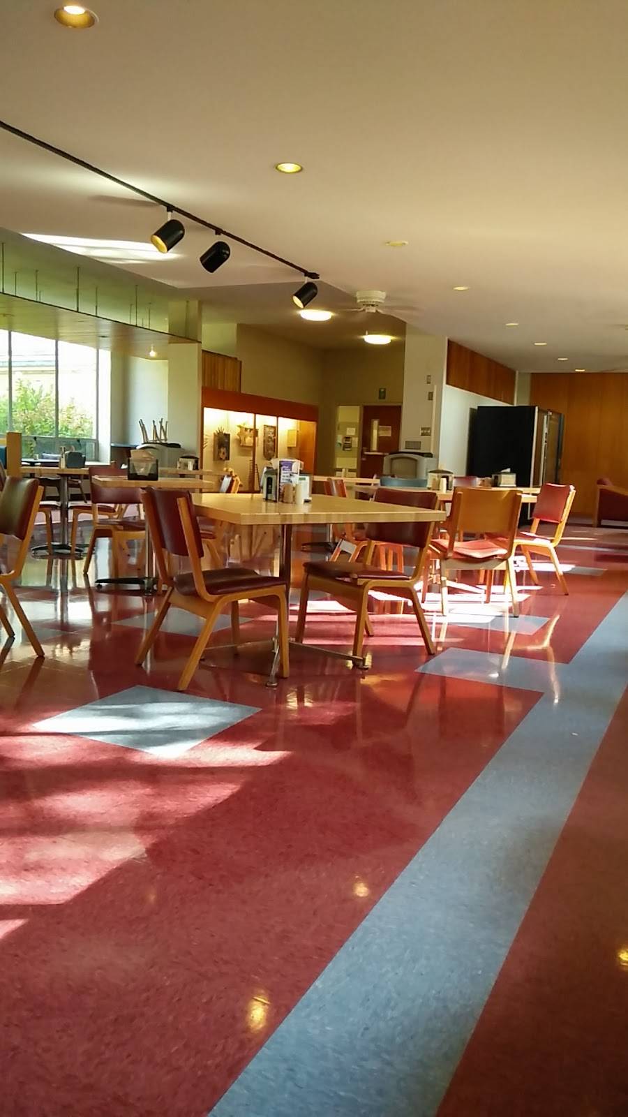 Leaf Raker | restaurant | 1700 S Main St, Goshen, IN 46526, USA | 5745357483 OR +1 574-535-7483