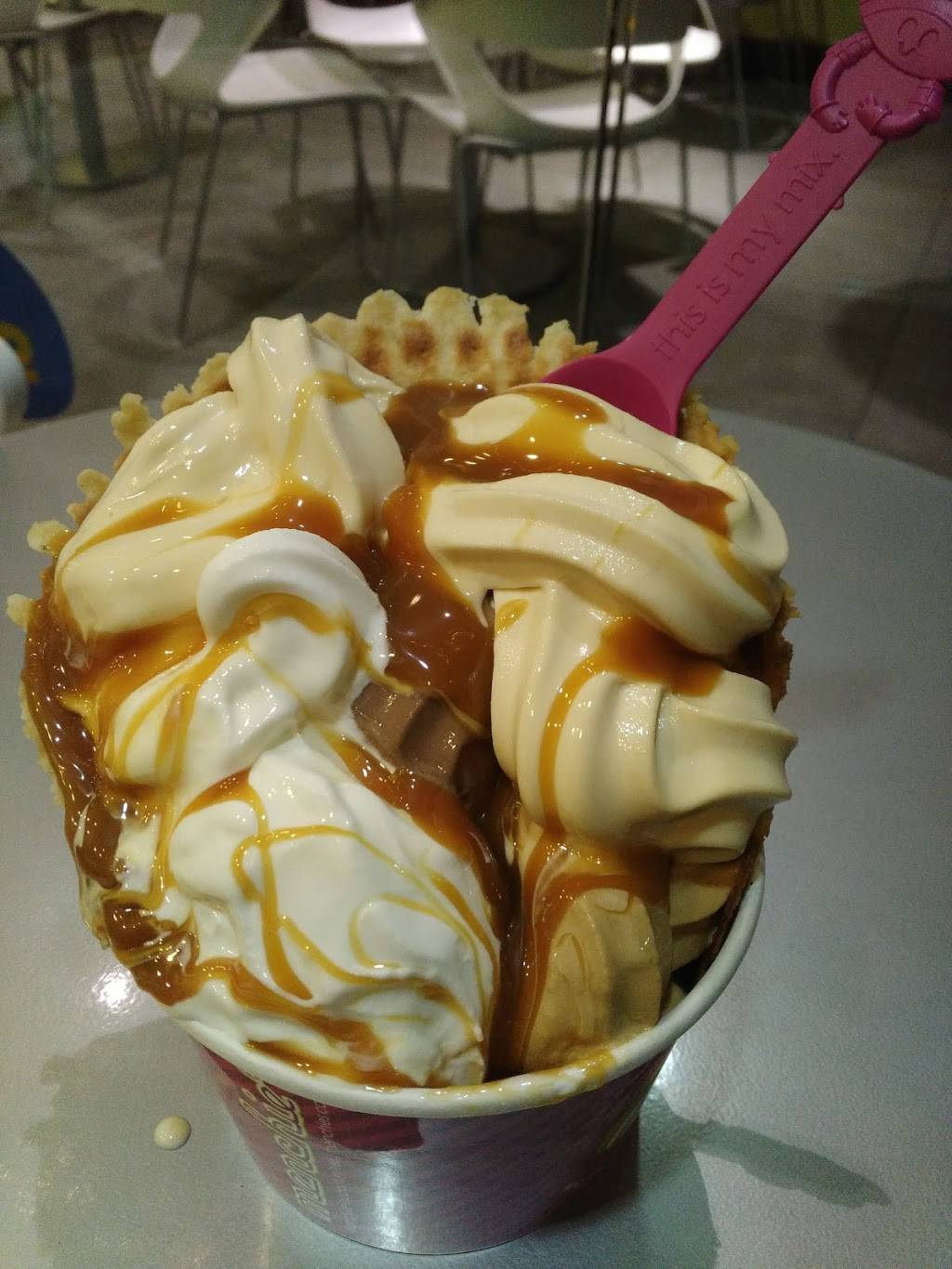 Menchies Frozen Yogurt | bakery | 4825 EP True Pkwy, West Des Moines, IA 50265, USA | 5152237800 OR +1 515-223-7800