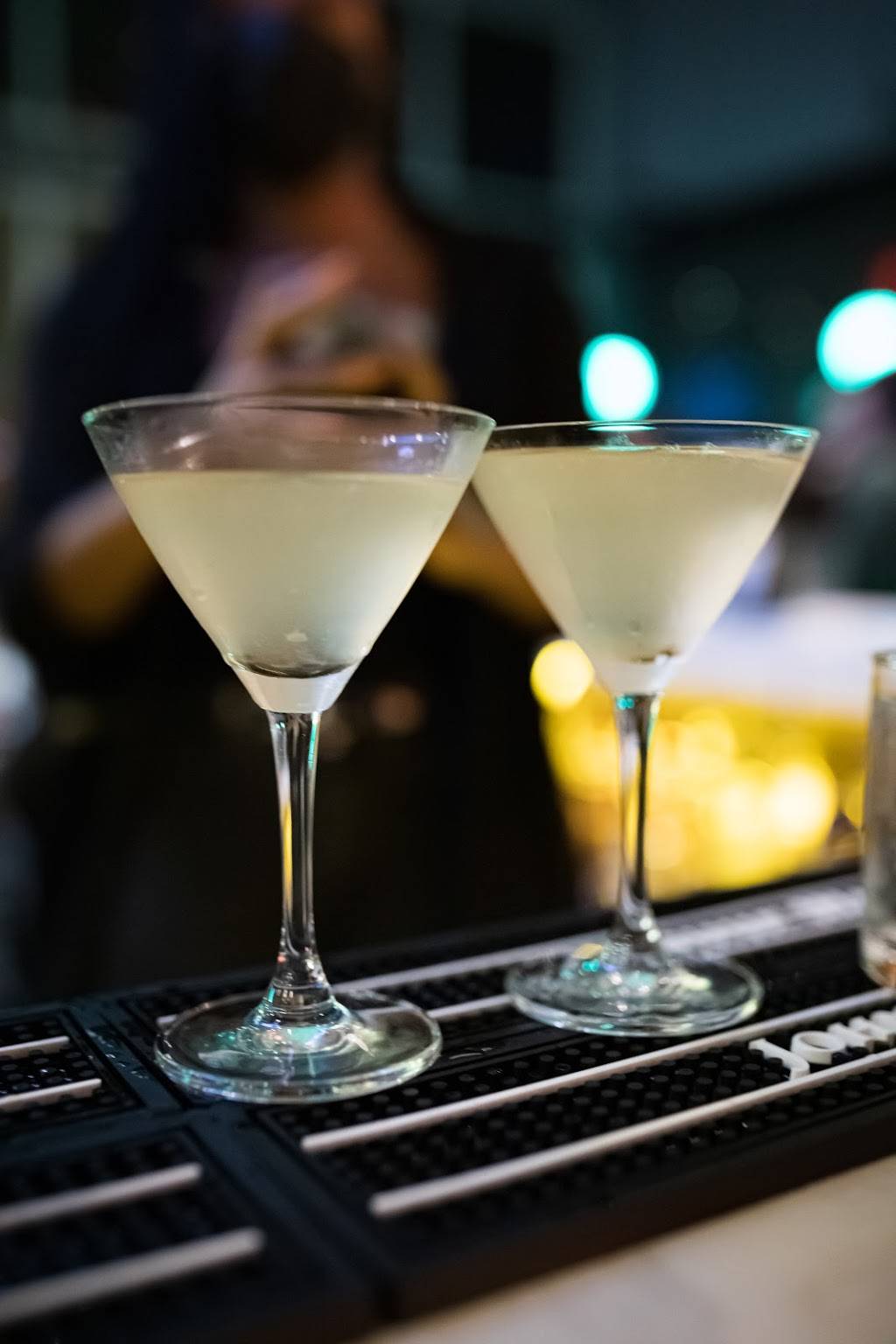 Bello Bar & Kitchen | restaurant | 903 N Franklin St, Tampa, FL 33602, USA | 8135422867 OR +1 813-542-2867