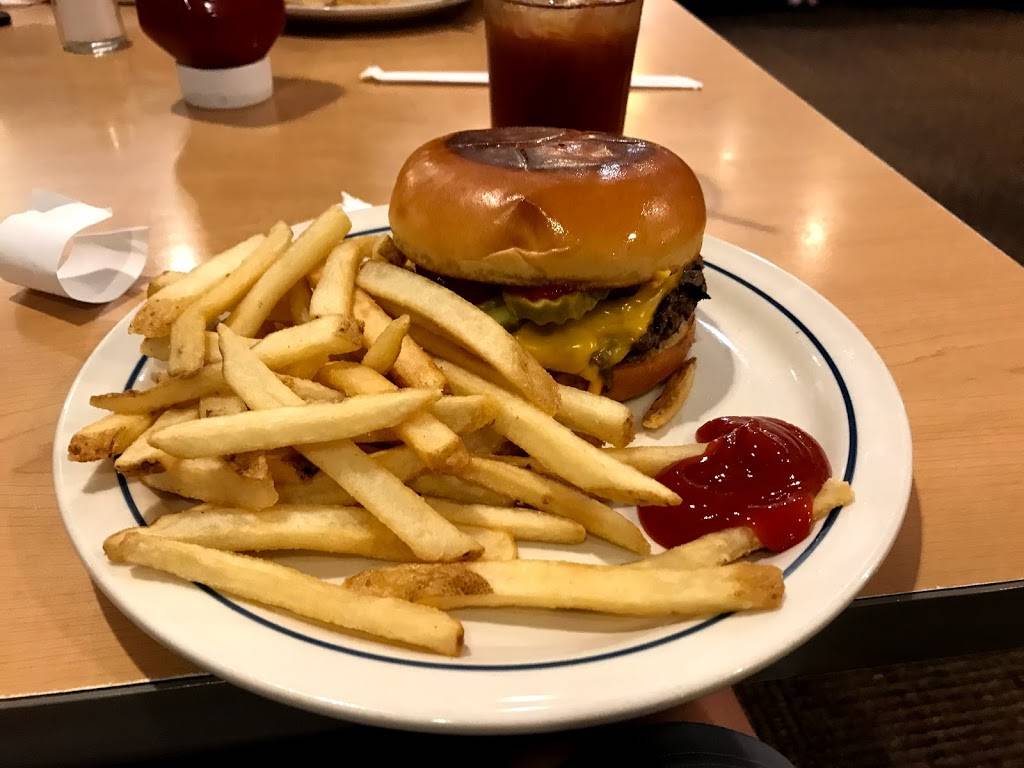 IHOP | bakery | 2850 US-34, Oswego, IL 60543, USA | 6305549065 OR +1 630-554-9065