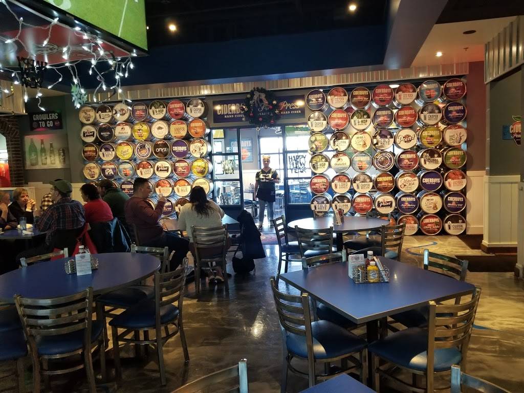 Point Burger Bar New Berlin | restaurant | 4900 S Moorland Rd, New Berlin, WI 53151, USA | 2623954600 OR +1 262-395-4600