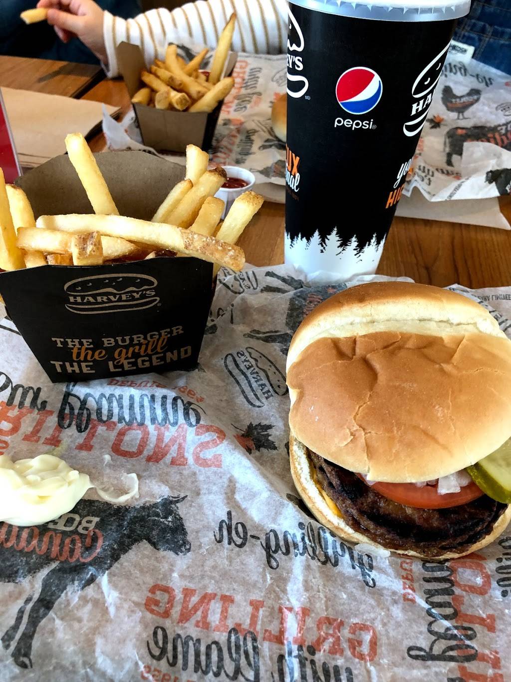 Harveys | restaurant | 574 Rue de Saint Hubert, Granby, QC J2H 1Y5, Canada | 4509153688 OR +1 450-915-3688