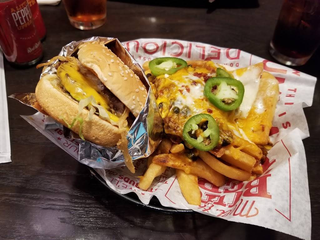 Red Robin Gourmet Burgers and Brews | restaurant | 1507 Highwoods Blvd, Greensboro, NC 27410, USA | 3362926848 OR +1 336-292-6848