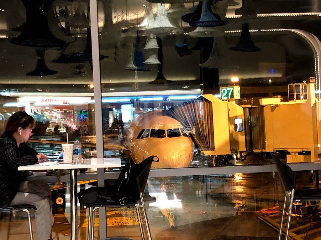 Panda Express | restaurant | 3225 N Harbor Dr, San Diego, CA 92101, USA | 8773258777 OR +1 877-325-8777