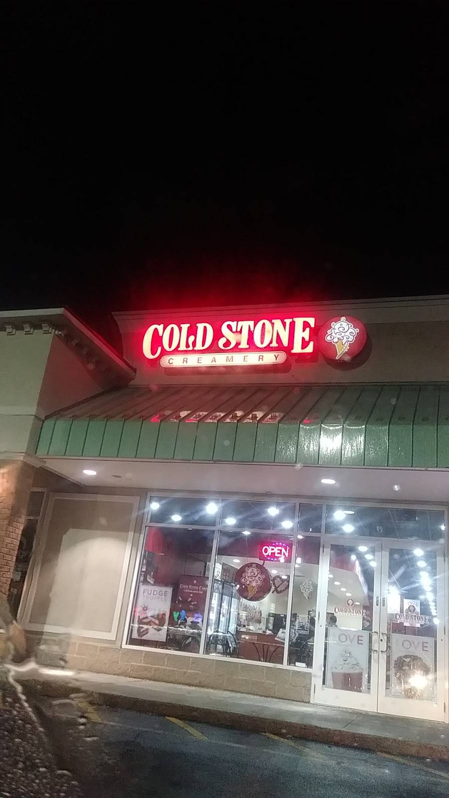 Cold Stone Creamery | bakery | 297 Boston Post Rd, Orange, CT 06477, USA | 2038918313 OR +1 203-891-8313