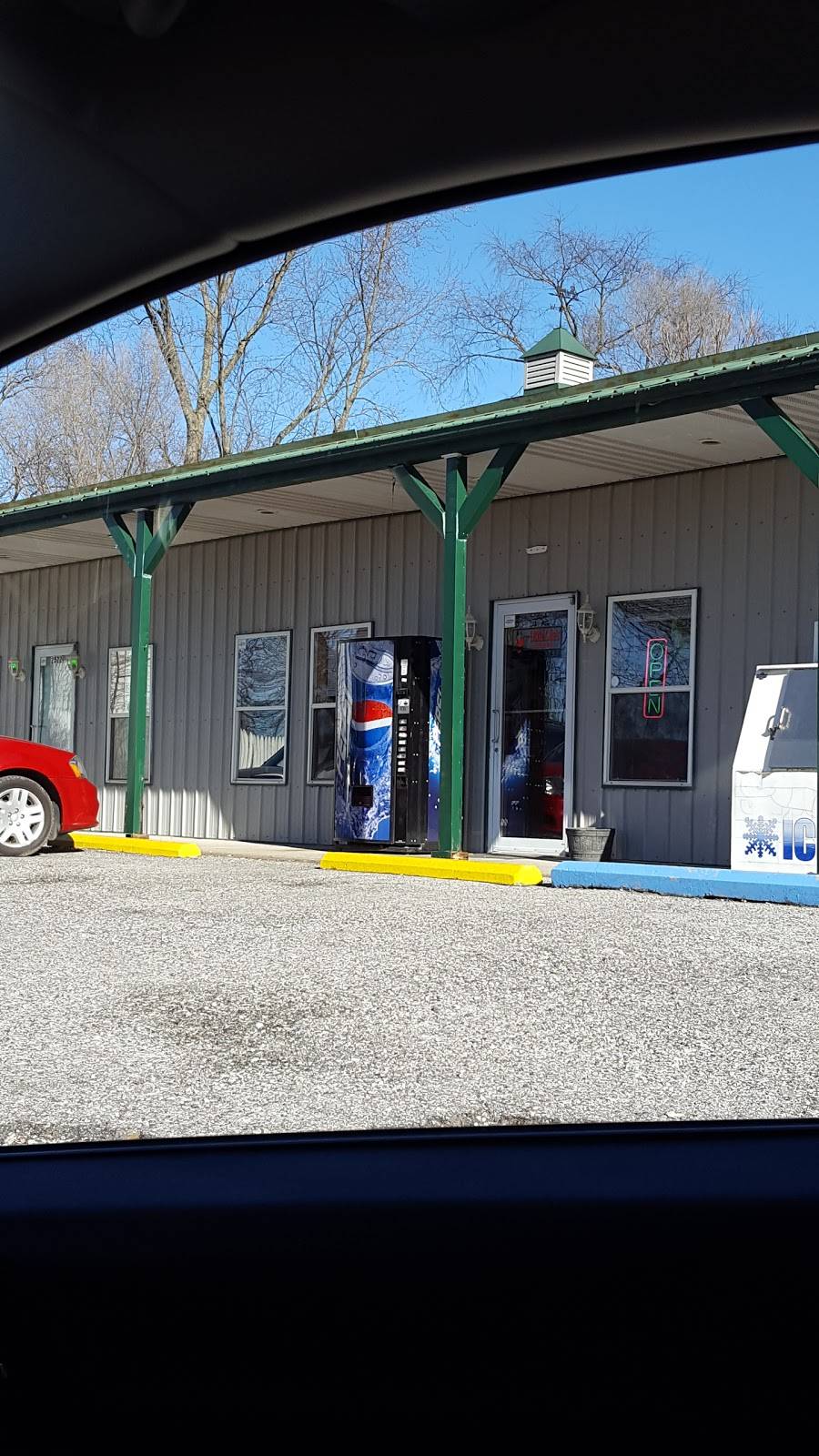 Little Cees Pizza & Subs | restaurant | 2522 Krumbhaar St, Terre Haute, IN 47802, USA | 8122320737 OR +1 812-232-0737