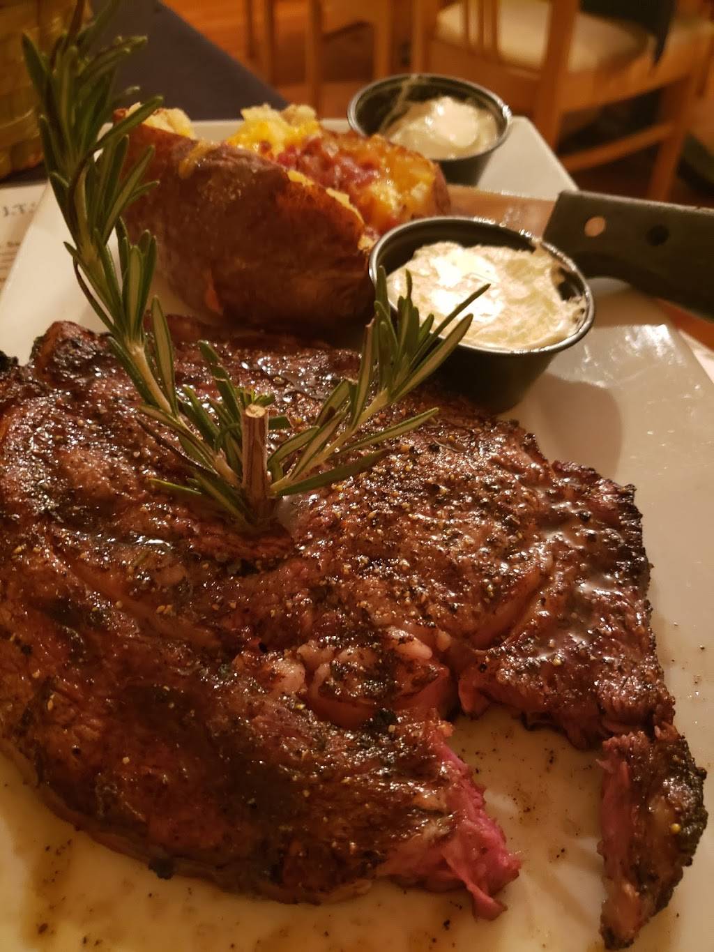 J.T.s at the Lavalette House | restaurant | 415 Main St, Gretna, VA 24557, USA | 4346562275 OR +1 434-656-2275